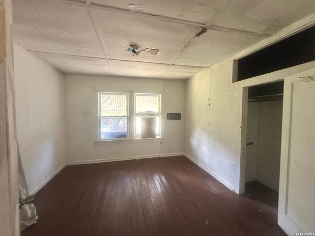 738 W Harding, San Antonio, TX 78221