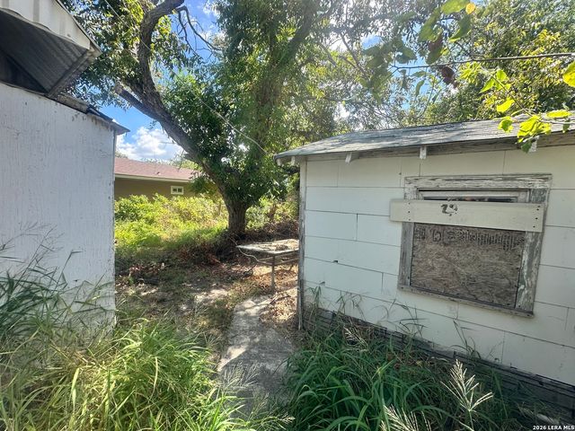 738 W Harding, San Antonio, TX 78221