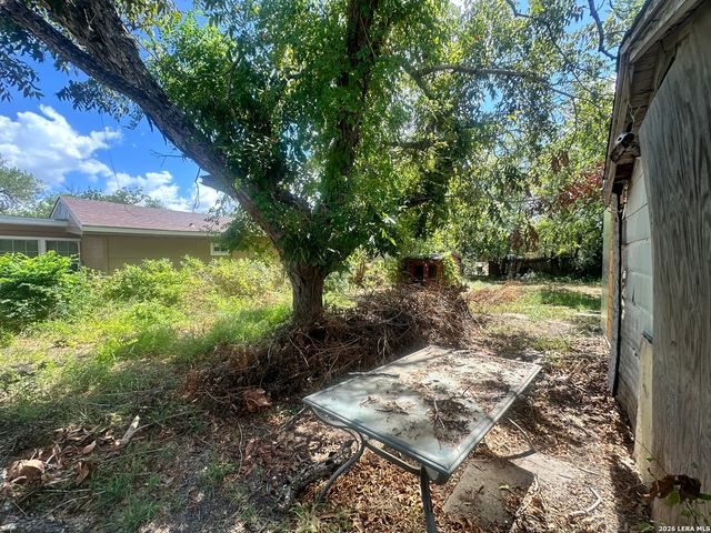 738 W Harding, San Antonio, TX 78221