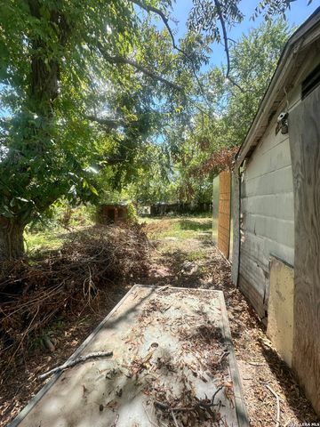738 W Harding, San Antonio, TX 78221