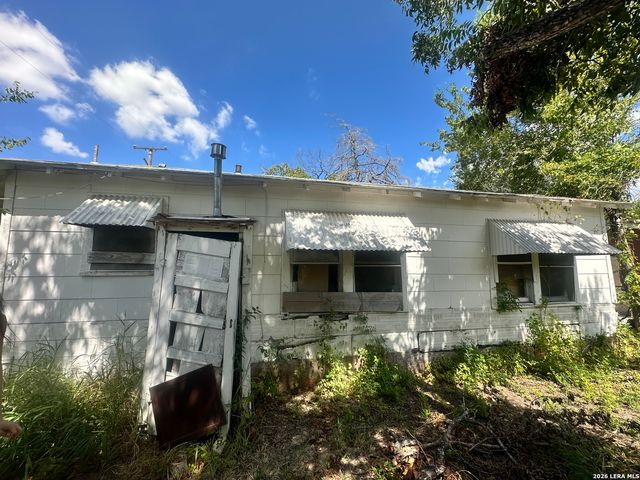 738 W Harding, San Antonio, TX 78221