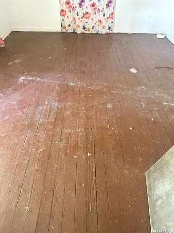 738 W Harding, San Antonio, TX 78221