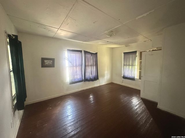 738 W Harding, San Antonio, TX 78221