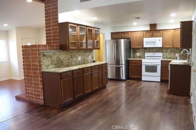 22942 Leadwell, West Hills, CA 91307
