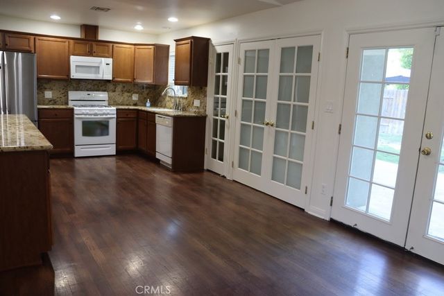 22942 Leadwell, West Hills, CA 91307