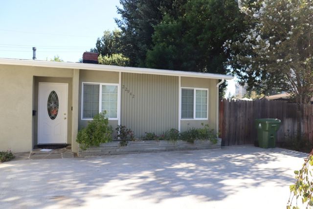 22942 Leadwell, West Hills, CA 91307