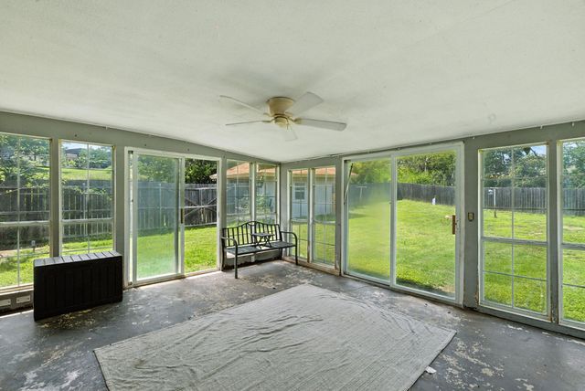 1442 W Water Street, Weatherford, TX 76086