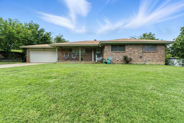 1442 W Water Street, Weatherford, TX 76086