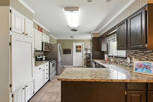 1442 W Water Street, Weatherford, TX 76086