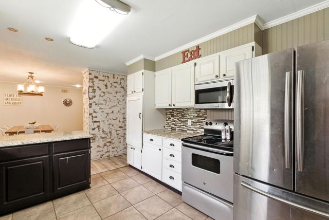 1442 W Water Street, Weatherford, TX 76086
