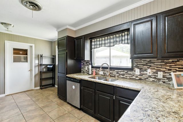 1442 W Water Street, Weatherford, TX 76086
