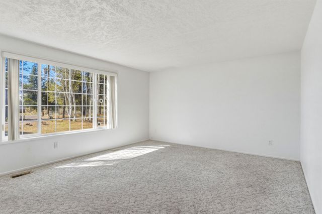 53130 Riverview Drive, La Pine, OR 97739