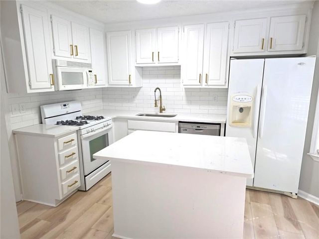 6009 Deer Springs Lane NW, Acworth, GA 30101