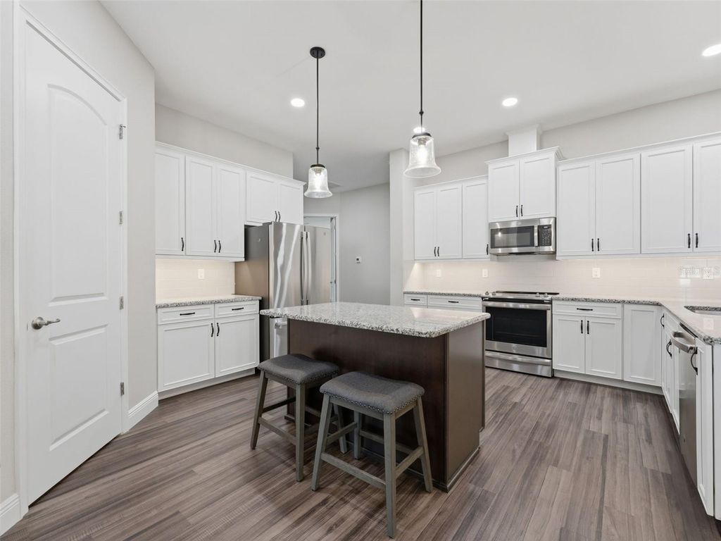 Image 16 of property listing at 4025 SPRING PARK WAY, Brooksville, FL 34604