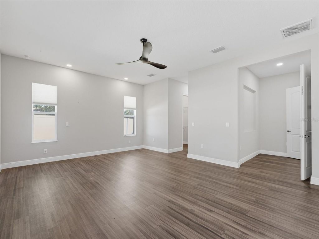 Image 35 of property listing at 4025 SPRING PARK WAY, Brooksville, FL 34604