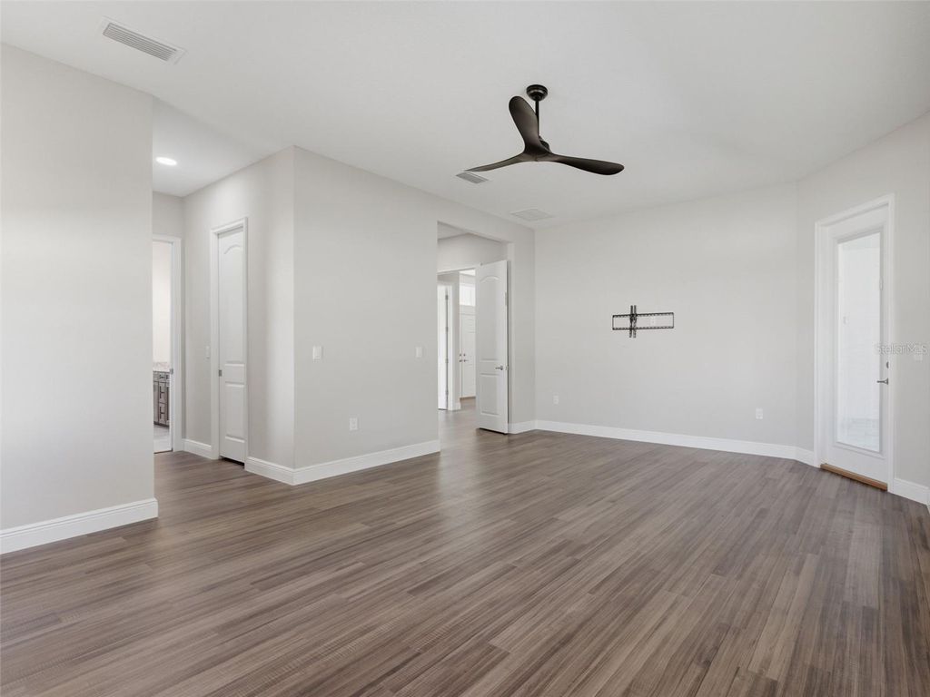 Image 36 of property listing at 4025 SPRING PARK WAY, Brooksville, FL 34604