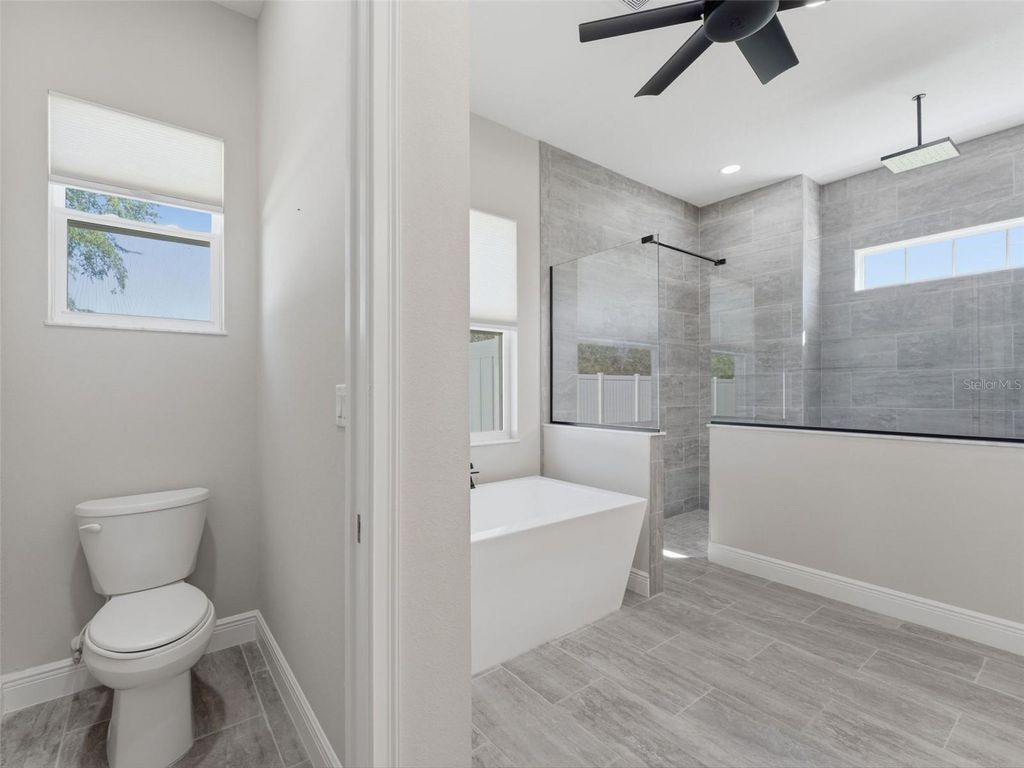 Image 38 of property listing at 4025 SPRING PARK WAY, Brooksville, FL 34604