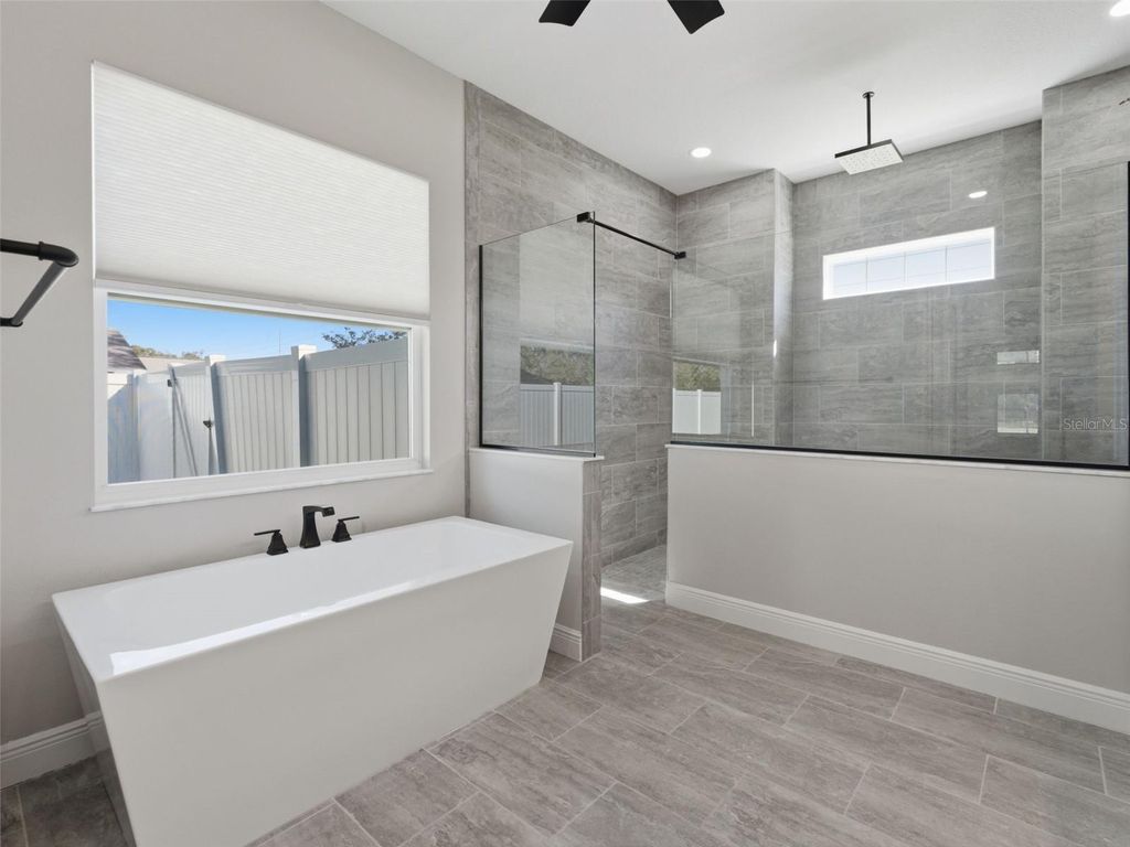 Image 39 of property listing at 4025 SPRING PARK WAY, Brooksville, FL 34604