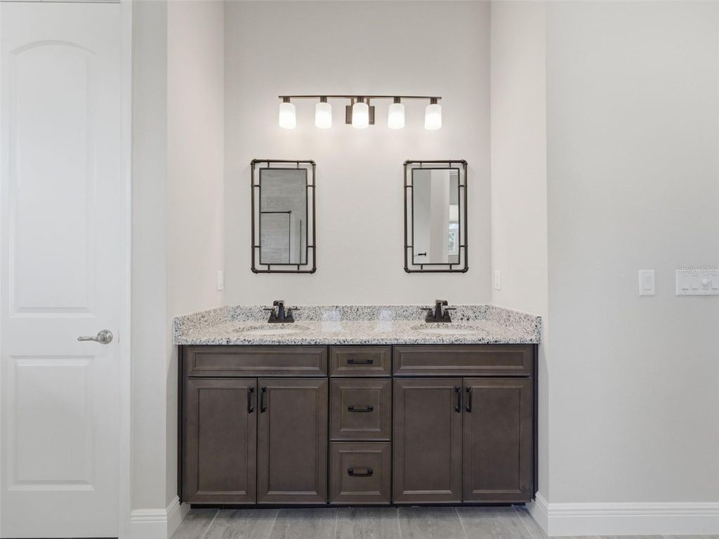 Image 40 of property listing at 4025 SPRING PARK WAY, Brooksville, FL 34604