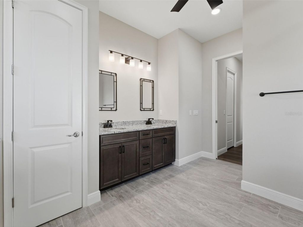 Image 42 of property listing at 4025 SPRING PARK WAY, Brooksville, FL 34604