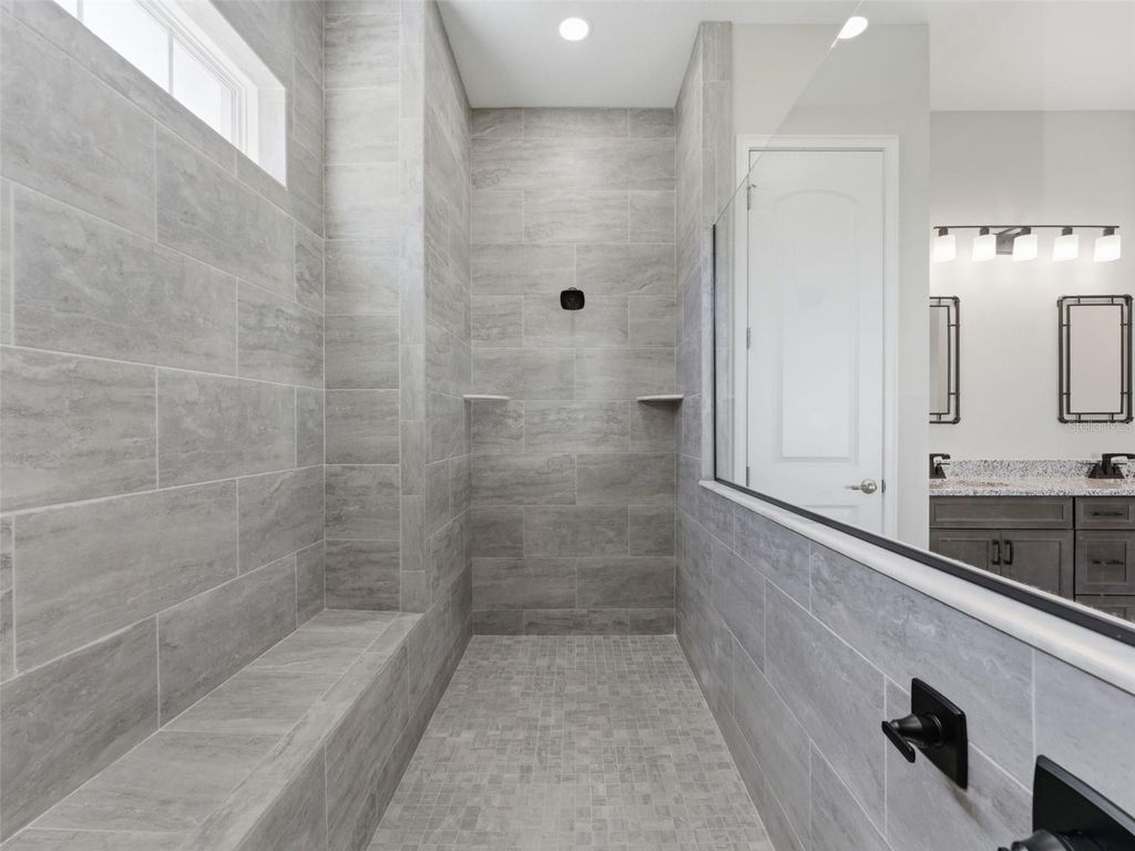 Image 43 of property listing at 4025 SPRING PARK WAY, Brooksville, FL 34604