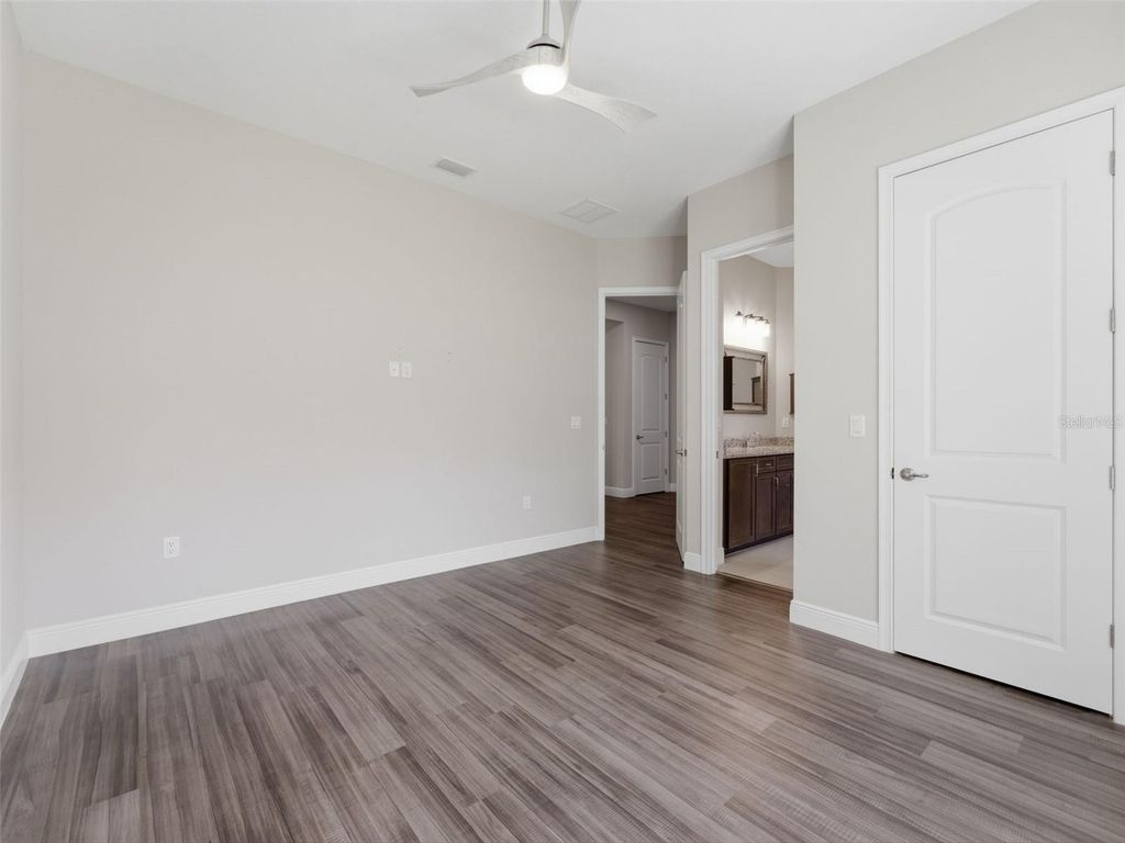 Image 64 of property listing at 4025 SPRING PARK WAY, Brooksville, FL 34604