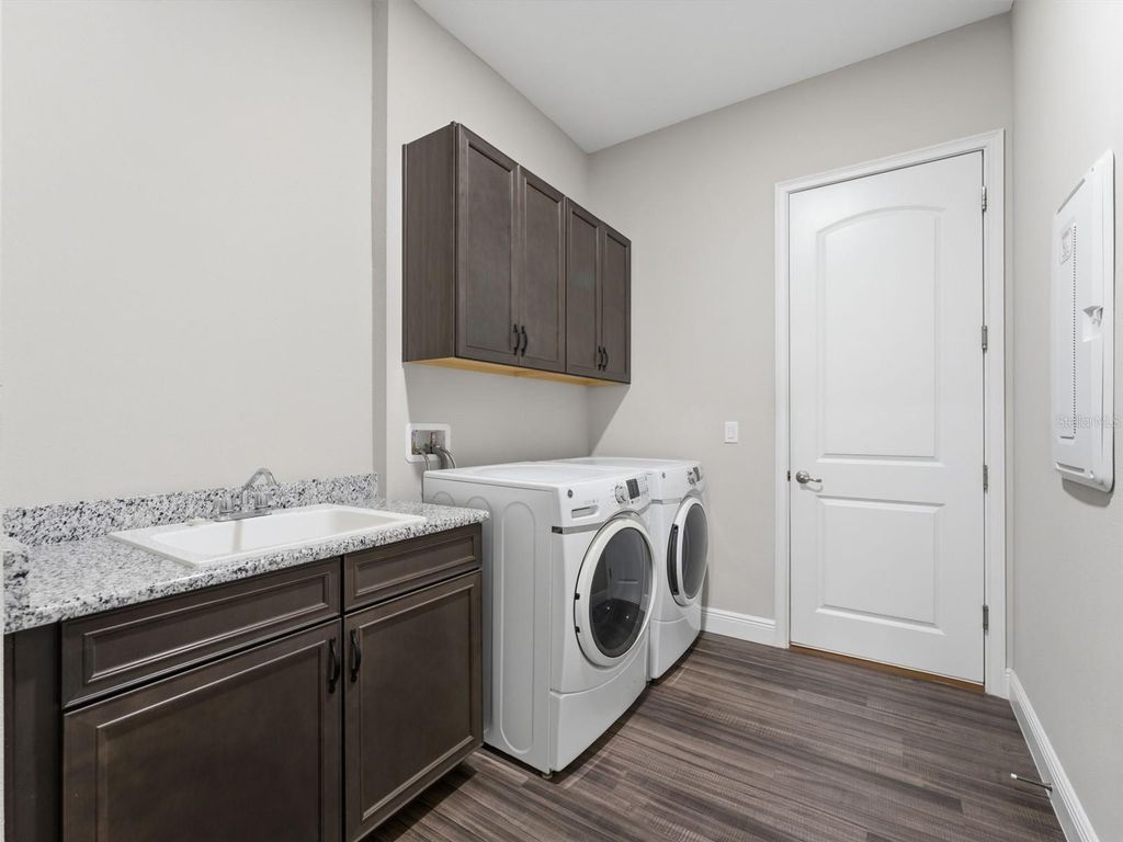 Image 71 of property listing at 4025 SPRING PARK WAY, Brooksville, FL 34604