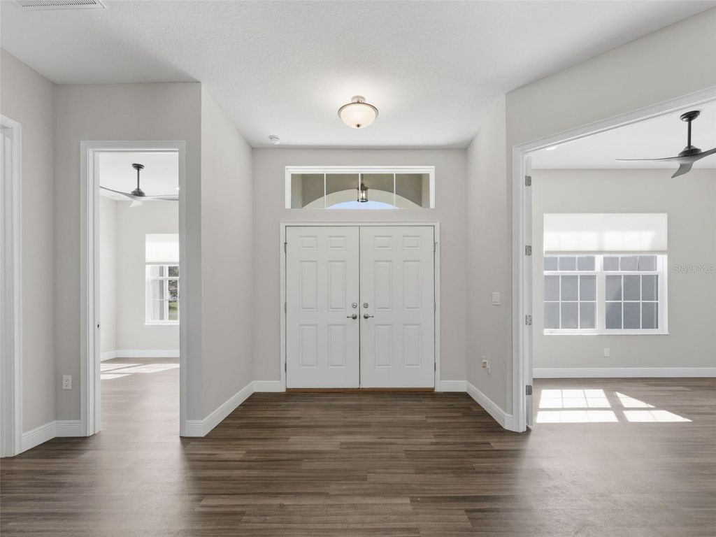 Image 10 of property listing at 4025 SPRING PARK WAY, Brooksville, FL 34604