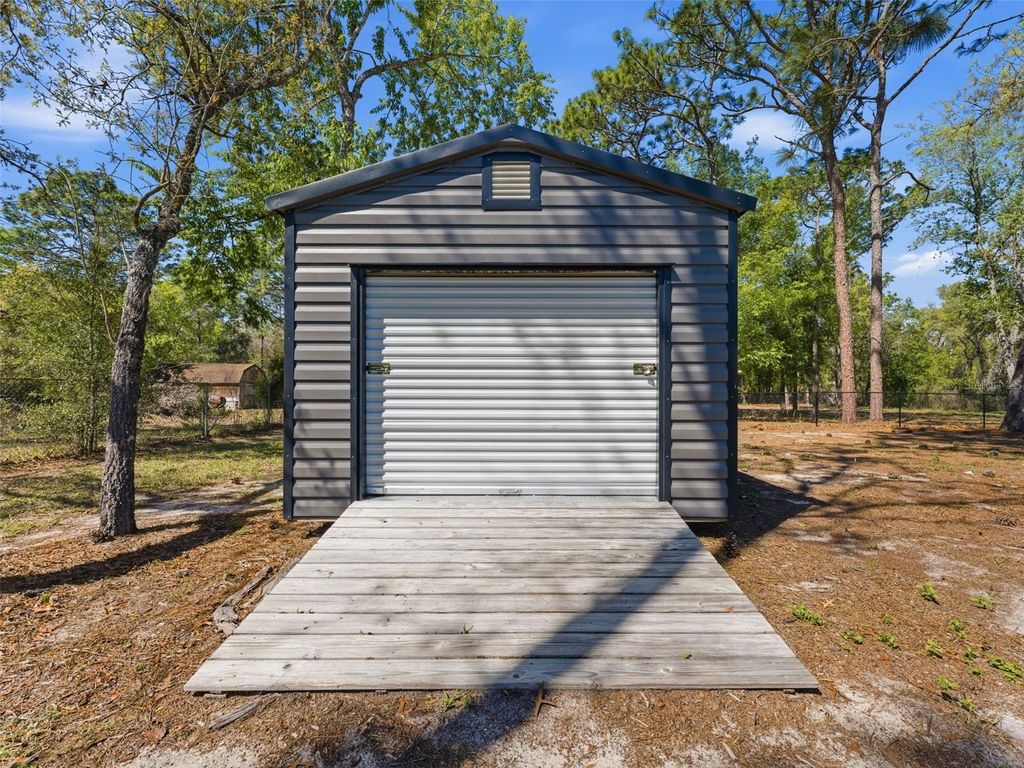 Image 91 of property listing at 4025 SPRING PARK WAY, Brooksville, FL 34604