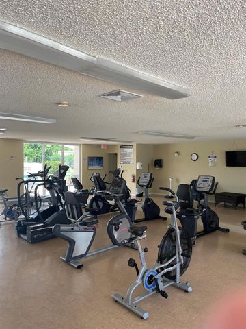 506 Davis Road 78, Palm Springs, FL 33461