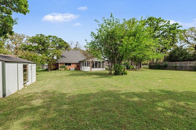 3245 Hartlee Field Road, Denton, TX 76208