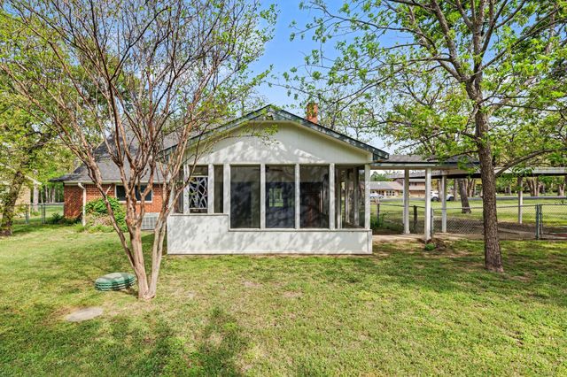 3245 Hartlee Field Road, Denton, TX 76208