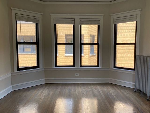 2418 N Sawyer Avenue 2W, Chicago, IL 60647