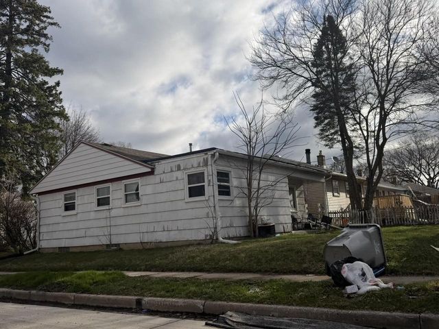 5733 W custer AVENUE, Milwaukee, WI 53218