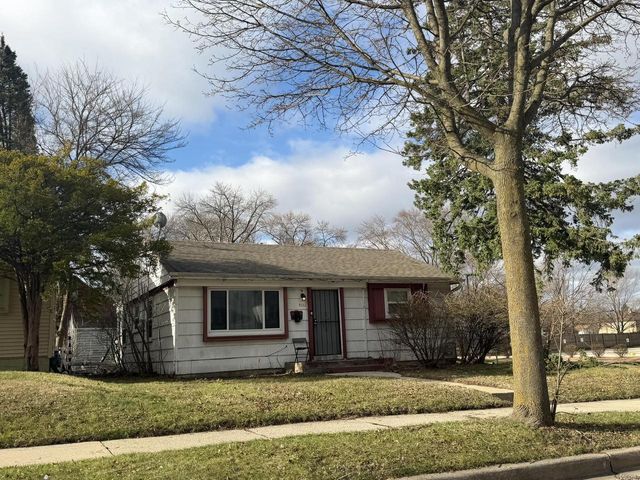 5733 W custer AVENUE, Milwaukee, WI 53218