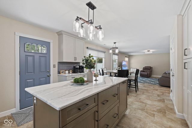 435 Lake Shore Court, Franklin, IN 46131