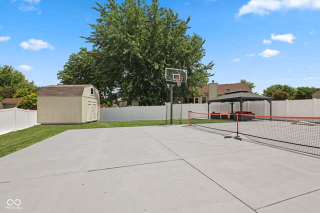 435 Lake Shore Court, Franklin, IN 46131