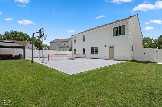 435 Lake Shore Court, Franklin, IN 46131