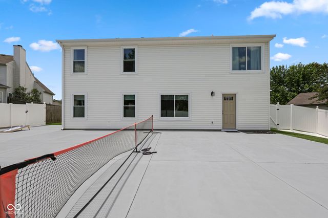435 Lake Shore Court, Franklin, IN 46131