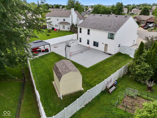 435 Lake Shore Court, Franklin, IN 46131
