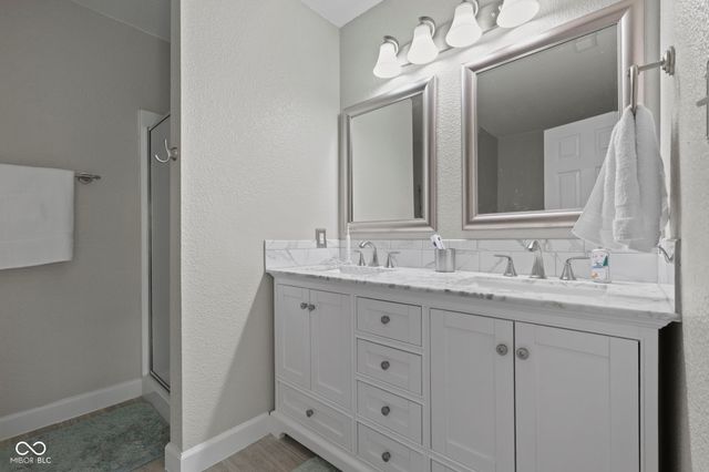 435 Lake Shore Court, Franklin, IN 46131