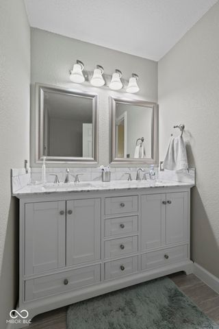435 Lake Shore Court, Franklin, IN 46131
