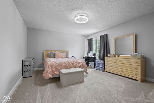 435 Lake Shore Court, Franklin, IN 46131