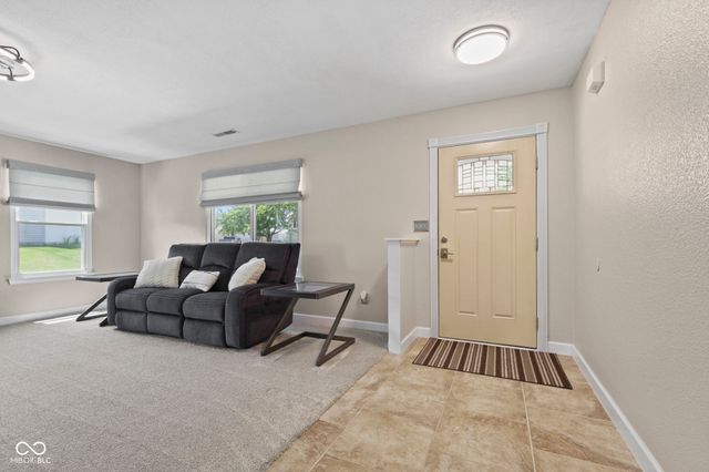 435 Lake Shore Court, Franklin, IN 46131