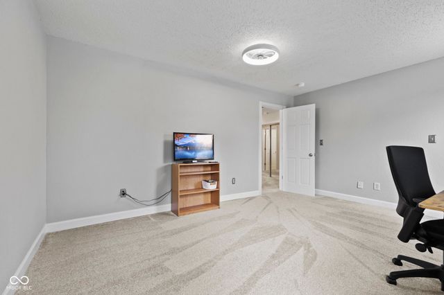 435 Lake Shore Court, Franklin, IN 46131