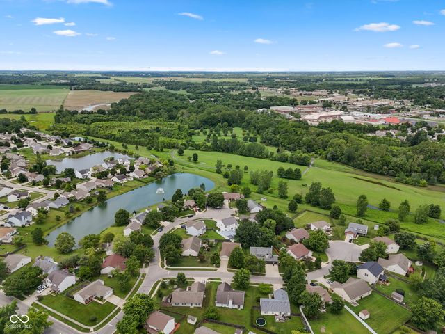435 Lake Shore Court, Franklin, IN 46131