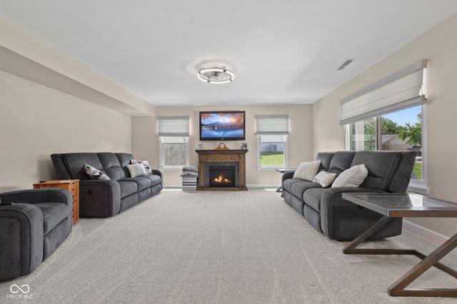 435 Lake Shore Court, Franklin, IN 46131