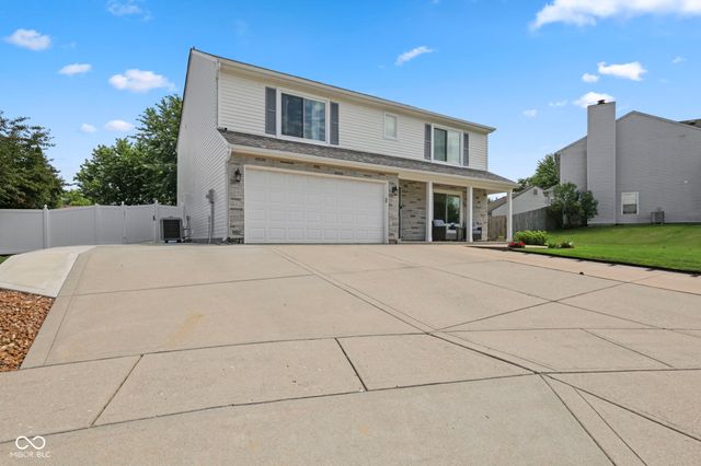 435 Lake Shore Court, Franklin, IN 46131