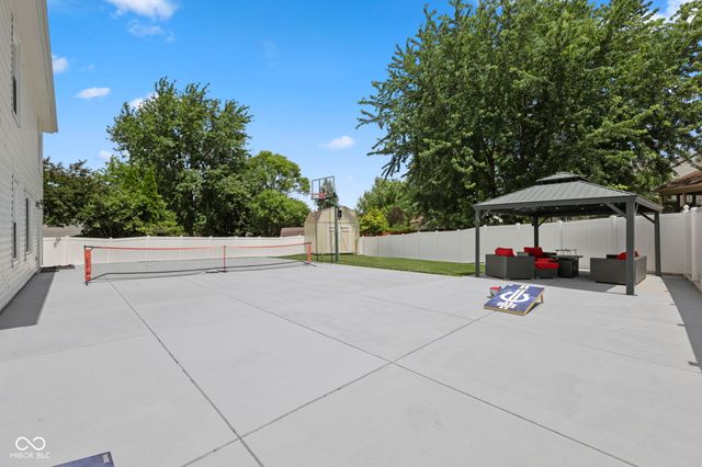 435 Lake Shore Court, Franklin, IN 46131