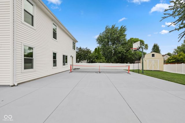 435 Lake Shore Court, Franklin, IN 46131